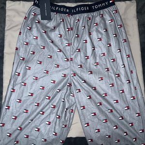 Brand:Tommy Hilfiger Size:XL Kids (16) Color:Red, Light Blue, and White